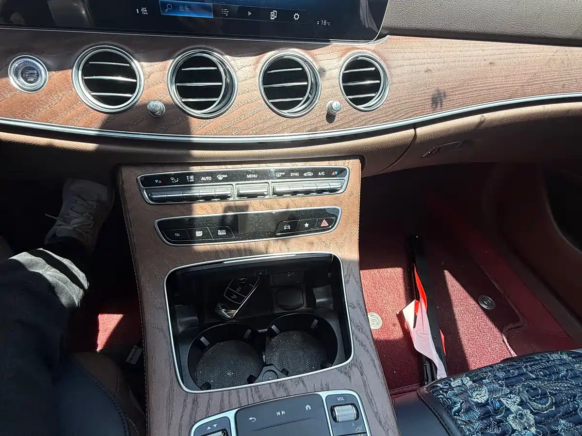 Mercedes-Benz E-Class 2022 E 300 L Fashion фото 10