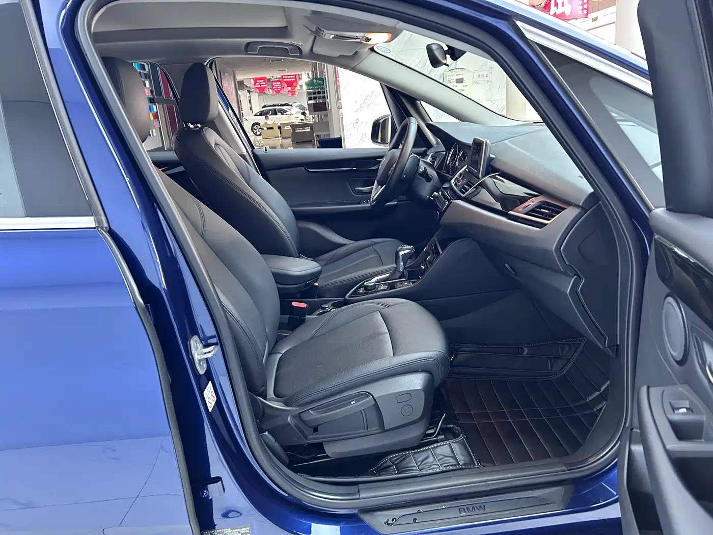 BMW 2 Series Touring 2018 218i Luxury Line фото 10