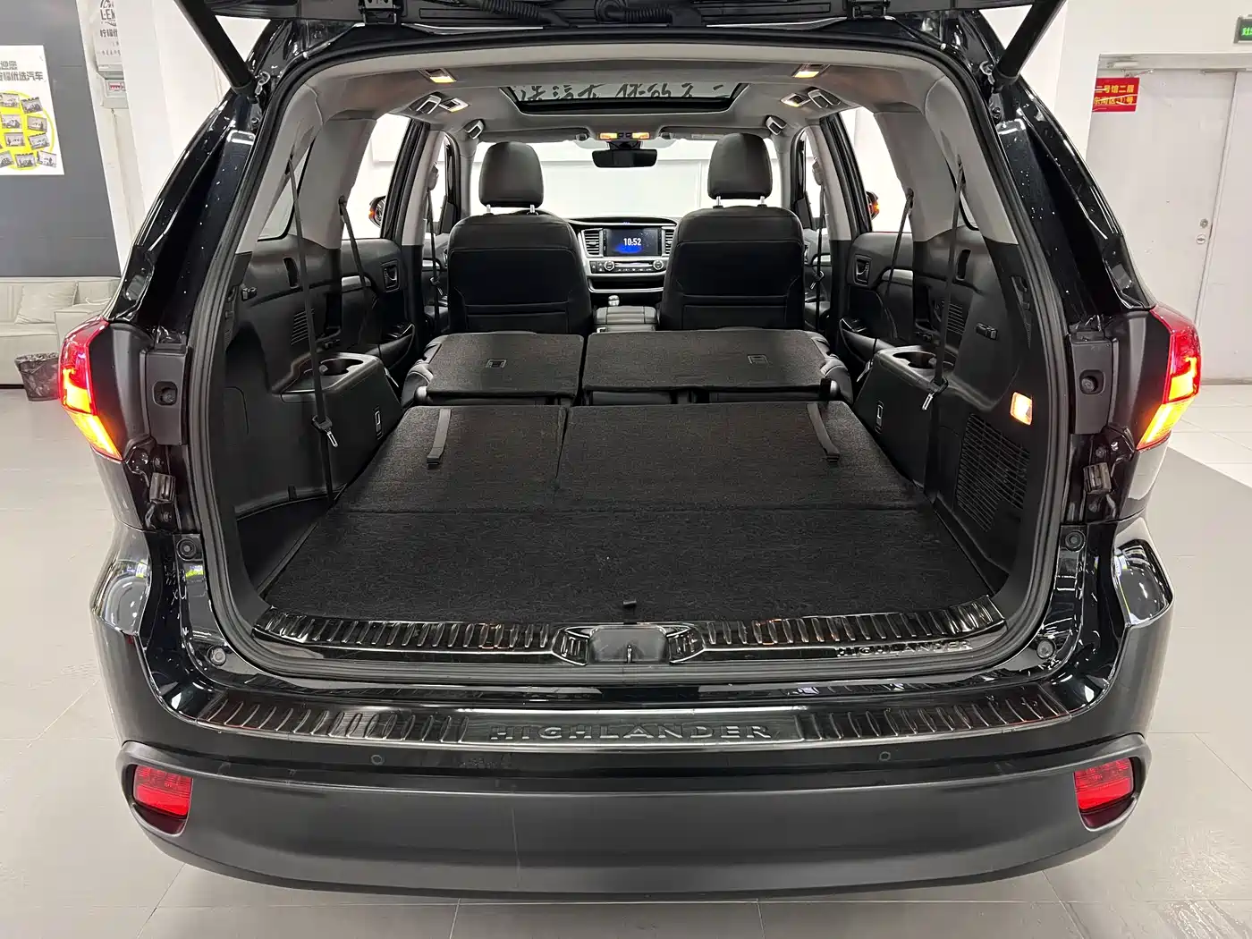 Toyota Highlander 2018 2.0T 4WD Premium 7-seater China VI фото 12