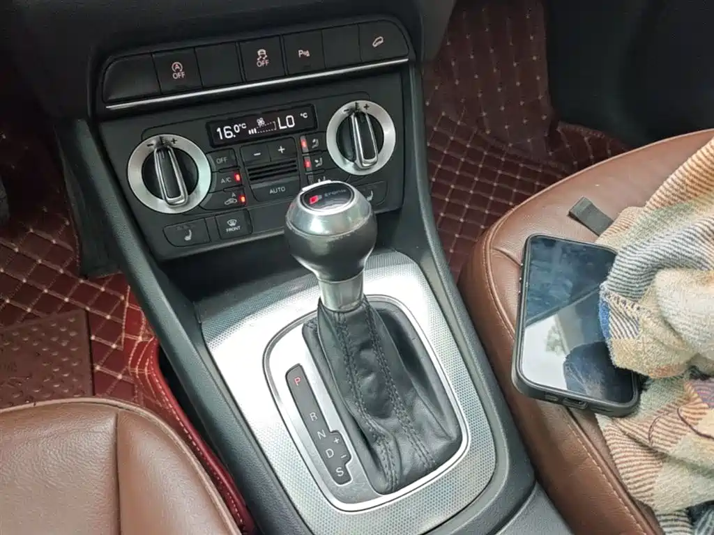 Audi Q3 2015 35 TFSI quattro Technology фото 14