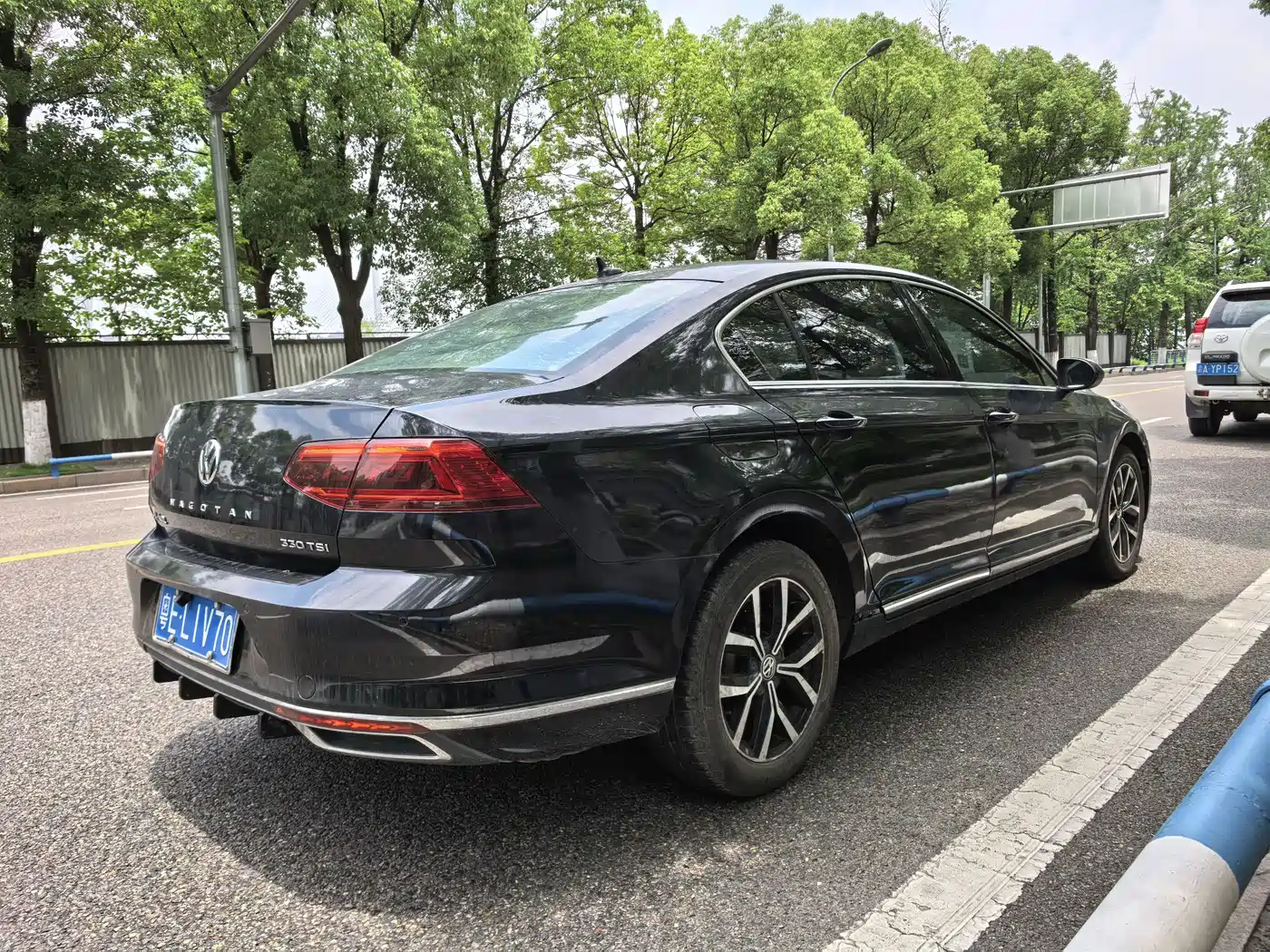 Volkswagen Magotan 2020 330TSI DSG Leading фото 9