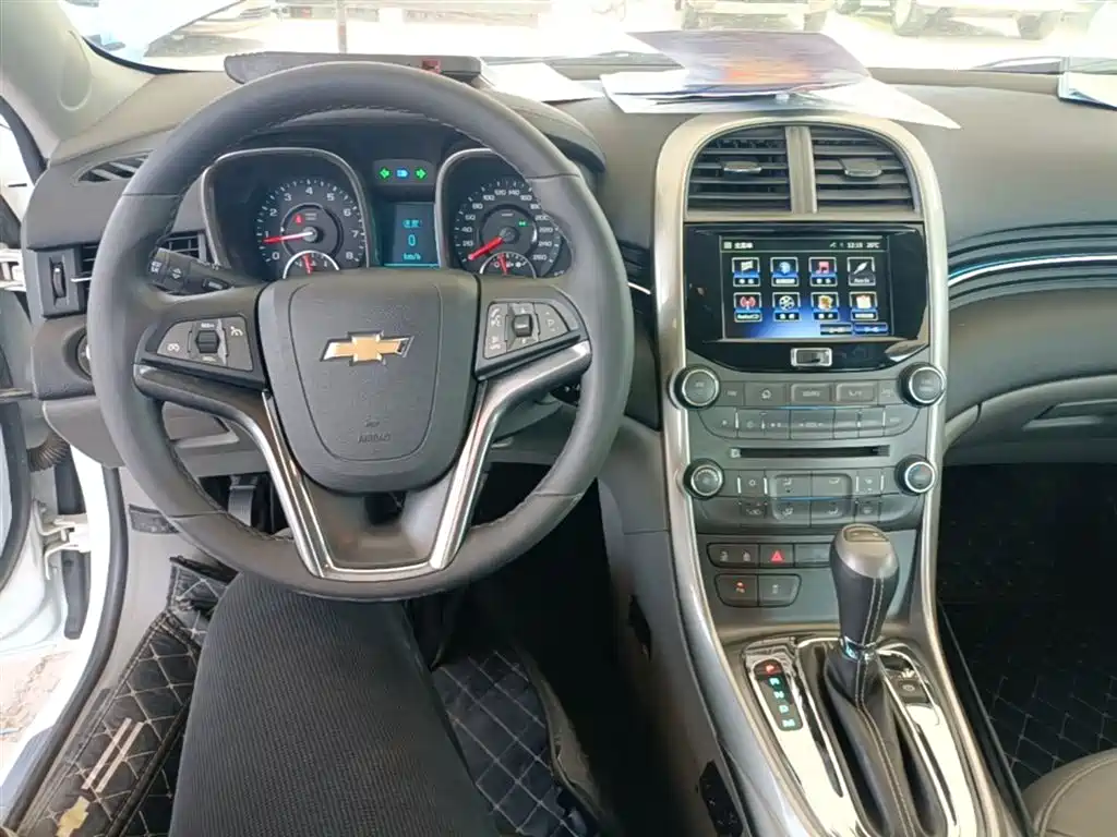 Chevrolet Malibu 2014 2.0L Automatic Luxury фото 10