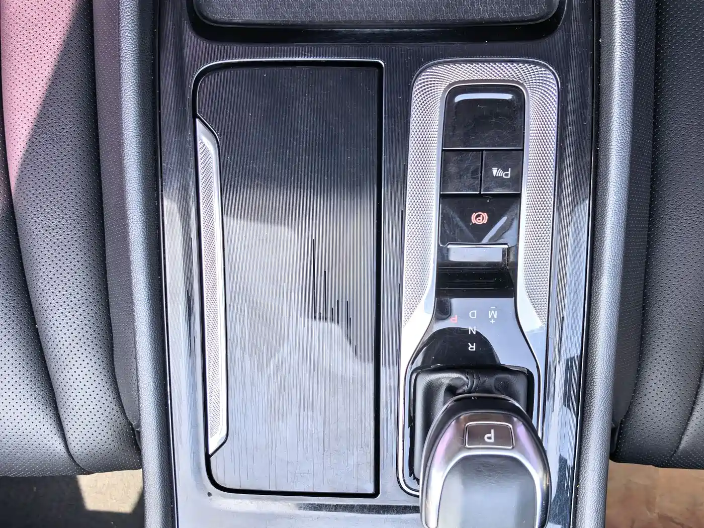 Hongqi H5 2024 1.5T DCT Smart Connect Flag Rhythm Edition фото 17