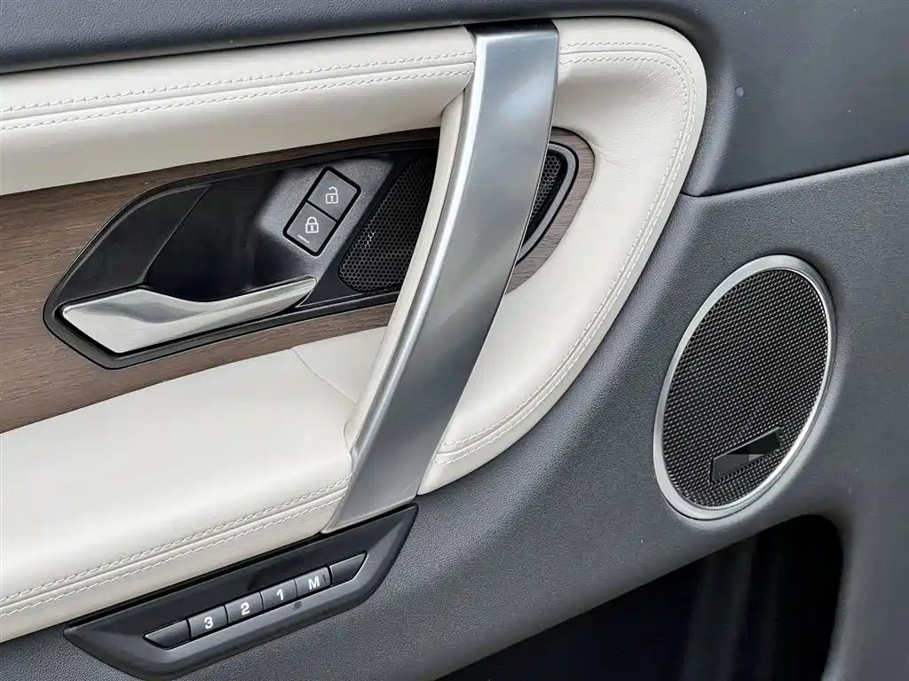 Land Rover Discovery Sport 2021 249PS R-Dynamic HSE Luxury Custom Edition фото 15