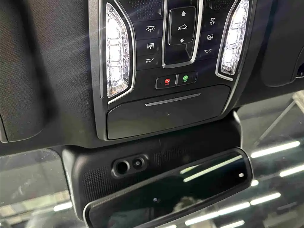 GAC Trumpchi Trumpchi GS8 2022 Hybrid Series 2.0TM 4WD Premium Edition (7-Seater) фото 23