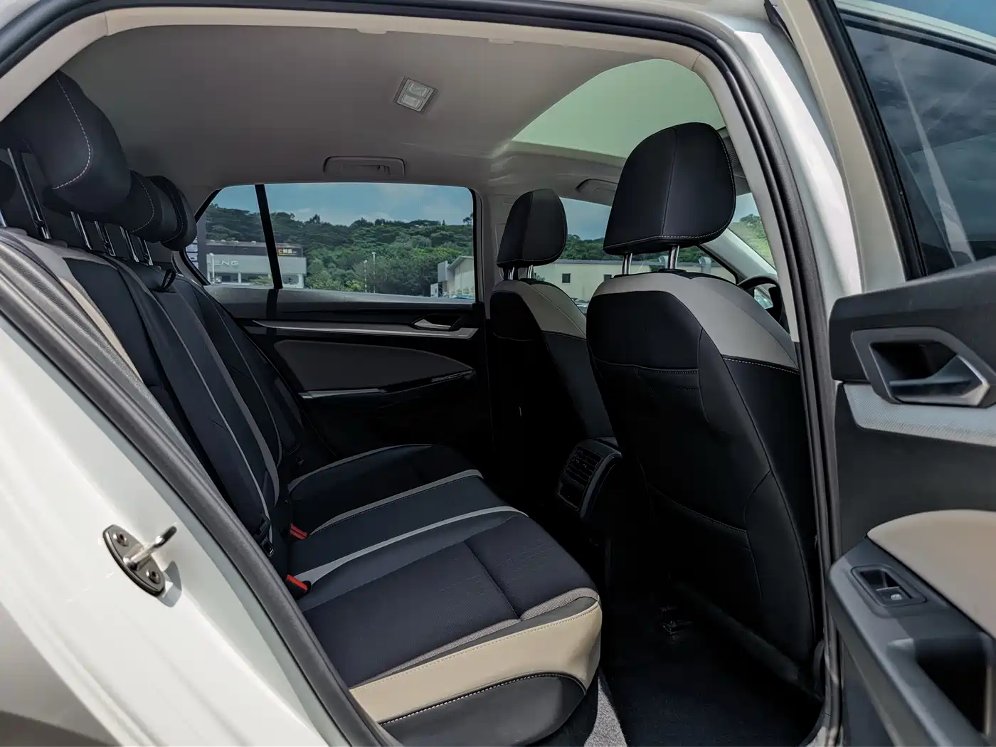 Volkswagen Golf 2023 Facelift 280TSI DSG Pro фото 10