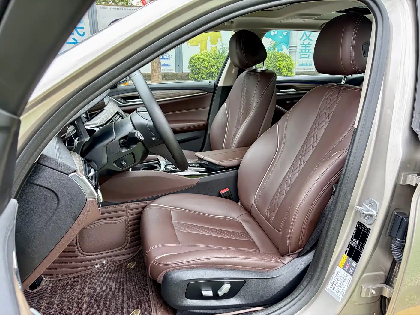 BMW 5 Series New Energy 2019 530Le Luxury Package фото 9