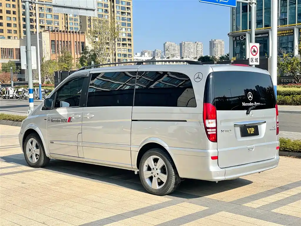 Mercedes-Benz Viano 2011 2.5L Prestige Edition фото 11