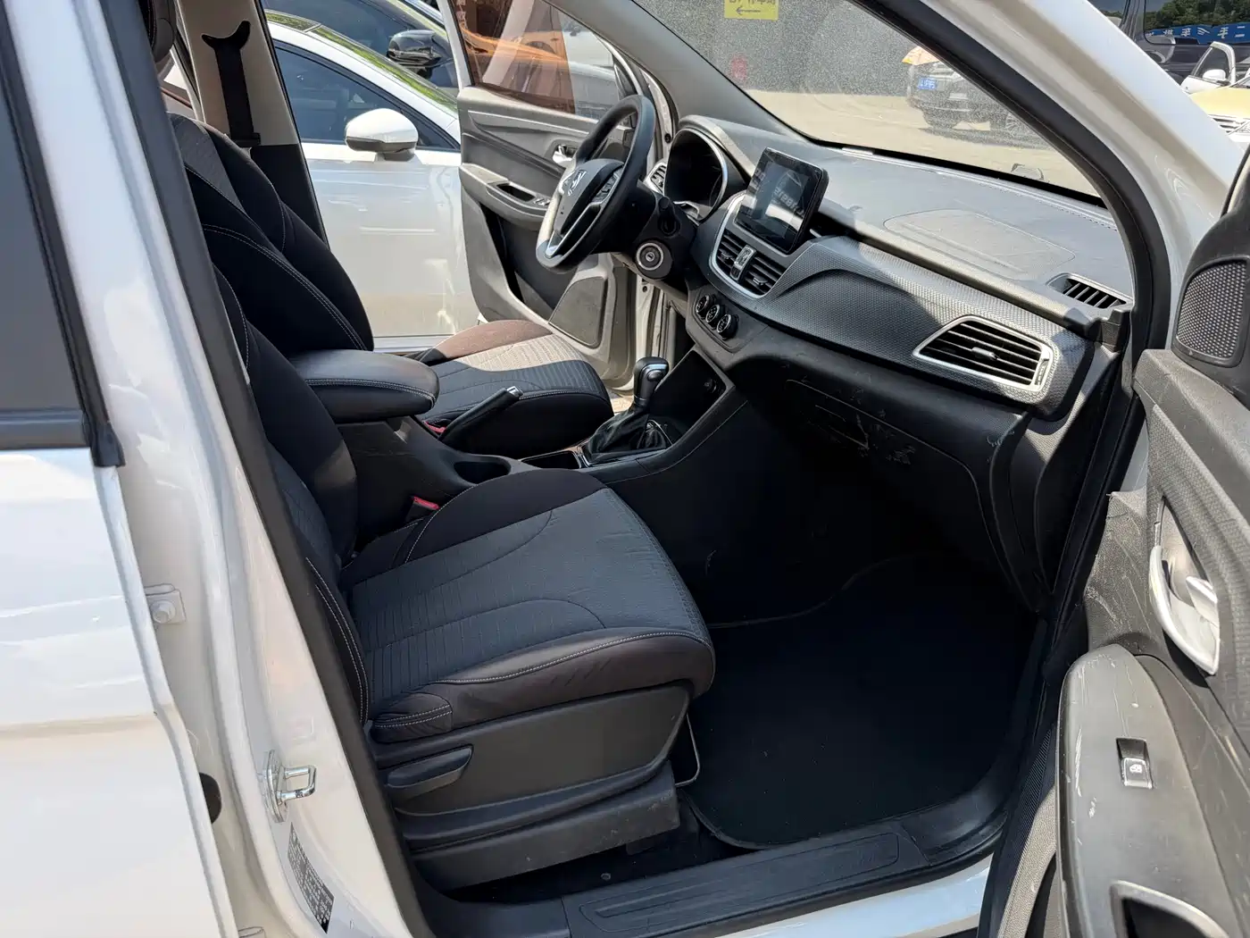 Baojun 730 2019 2019 1.5T CVT Fashion Edition 7-Seater China VI