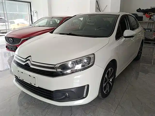 Citroën C4 C-Quatre 2016 1.6L Automatic Luxury Model