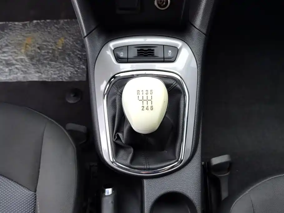 Chevrolet Cruze 2018 2018 320 Manual Pioneer Edition