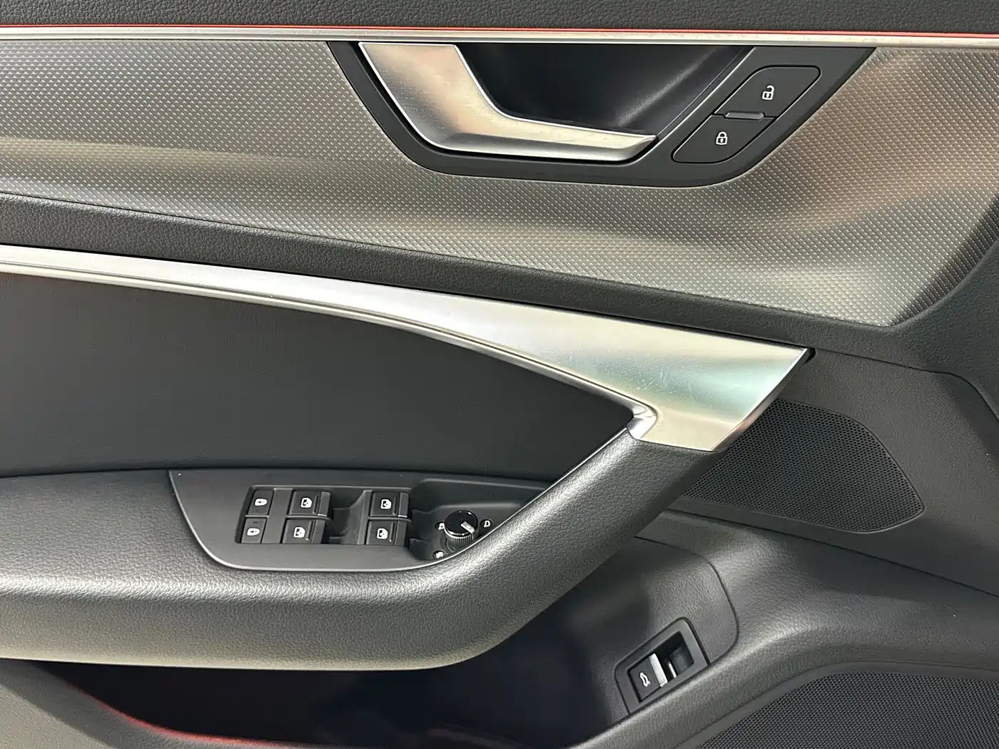 Audi A6L 2021 40 TFSI Luxury Sport фото 18