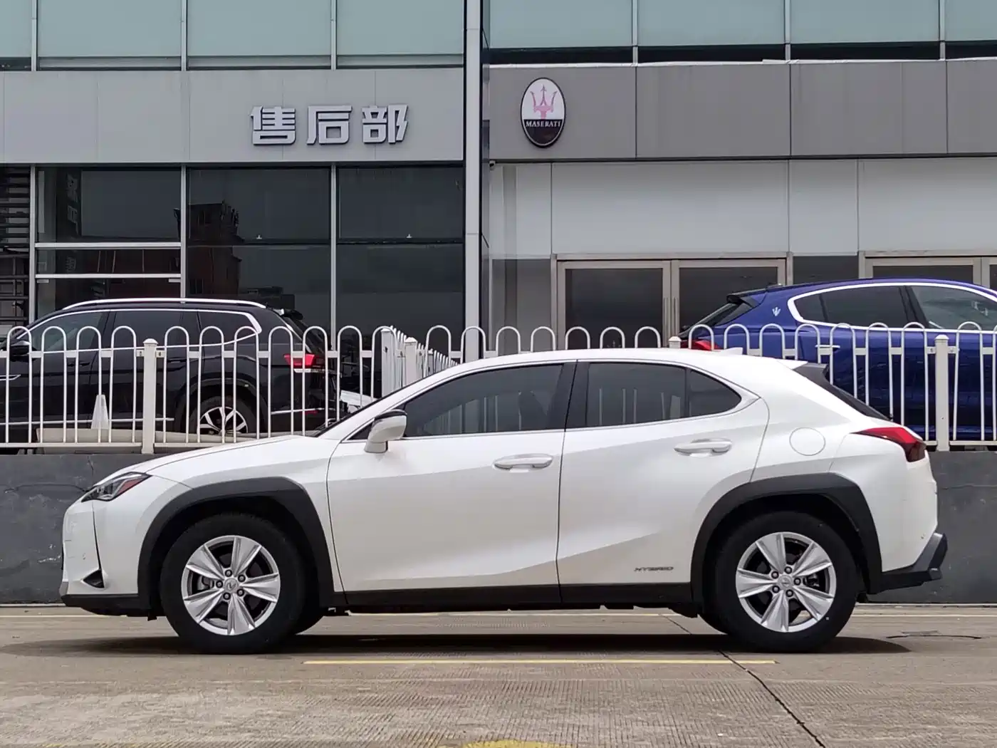 Фото 14 - Lexus UX