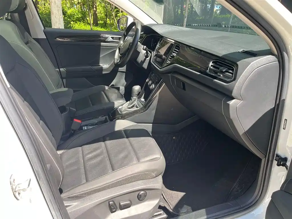 Volkswagen T-ROC 2022 280TSI DSG 2WD Comfort PLUS фото 9