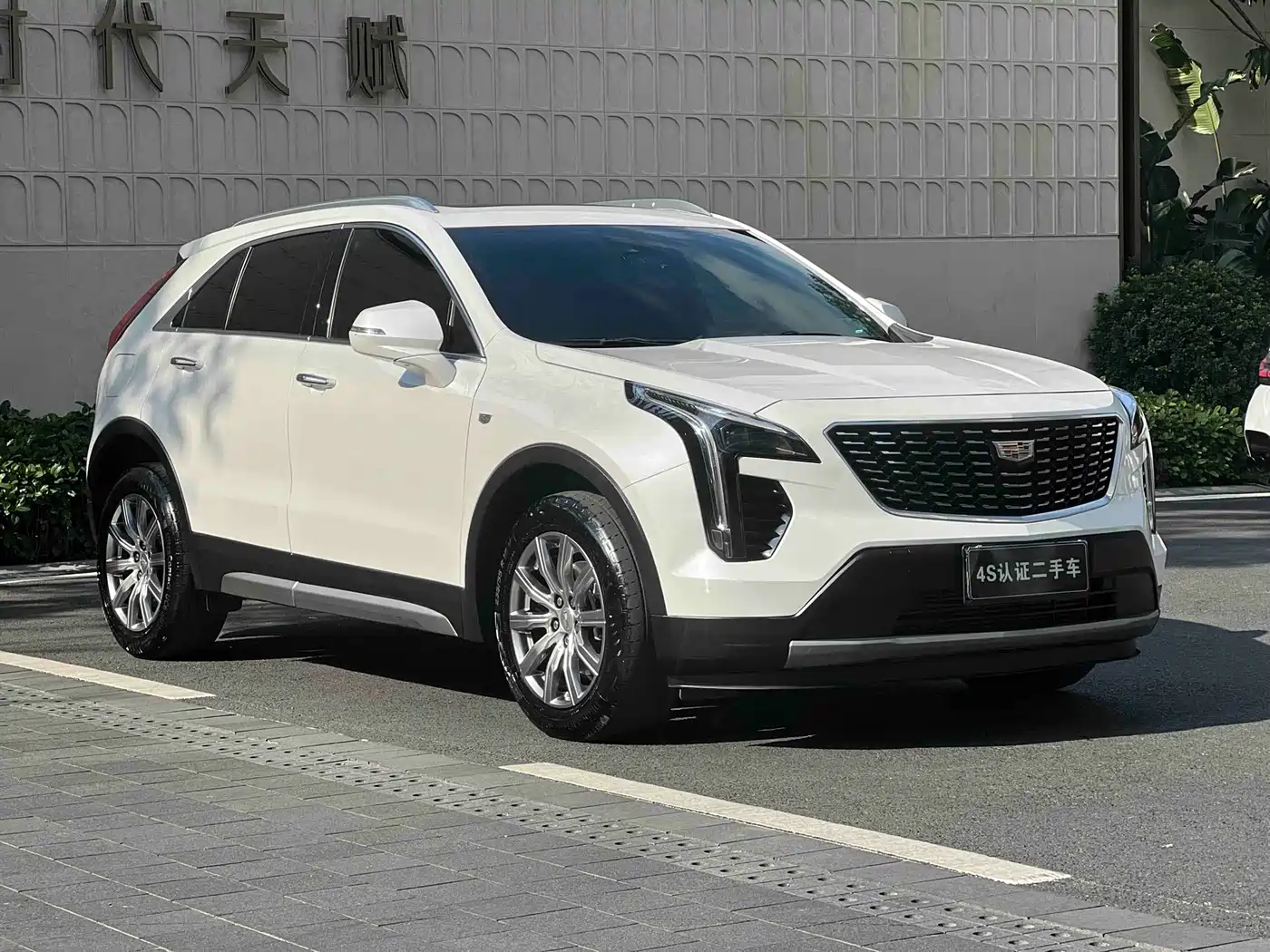 CADILLAC XT4