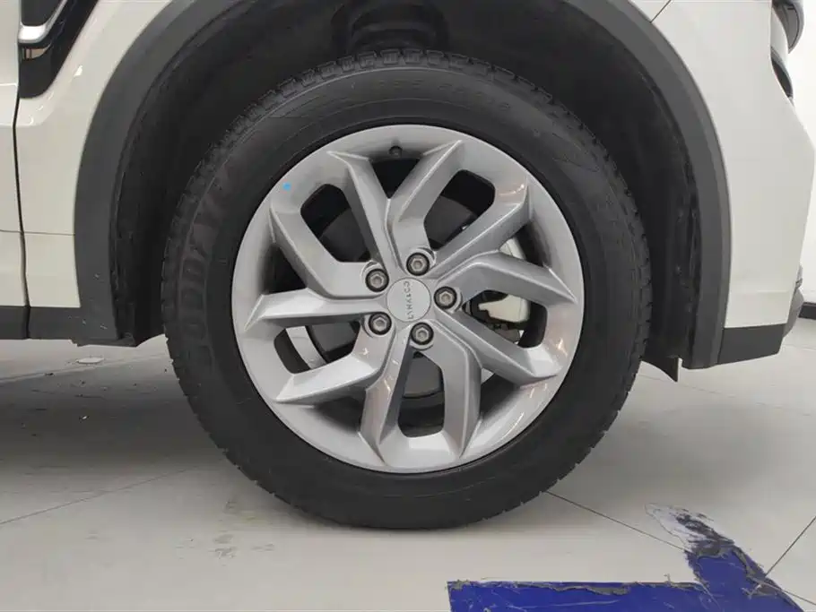 Lynk & Co 01 2024 2.0TD 2WD Global Edition фото 6