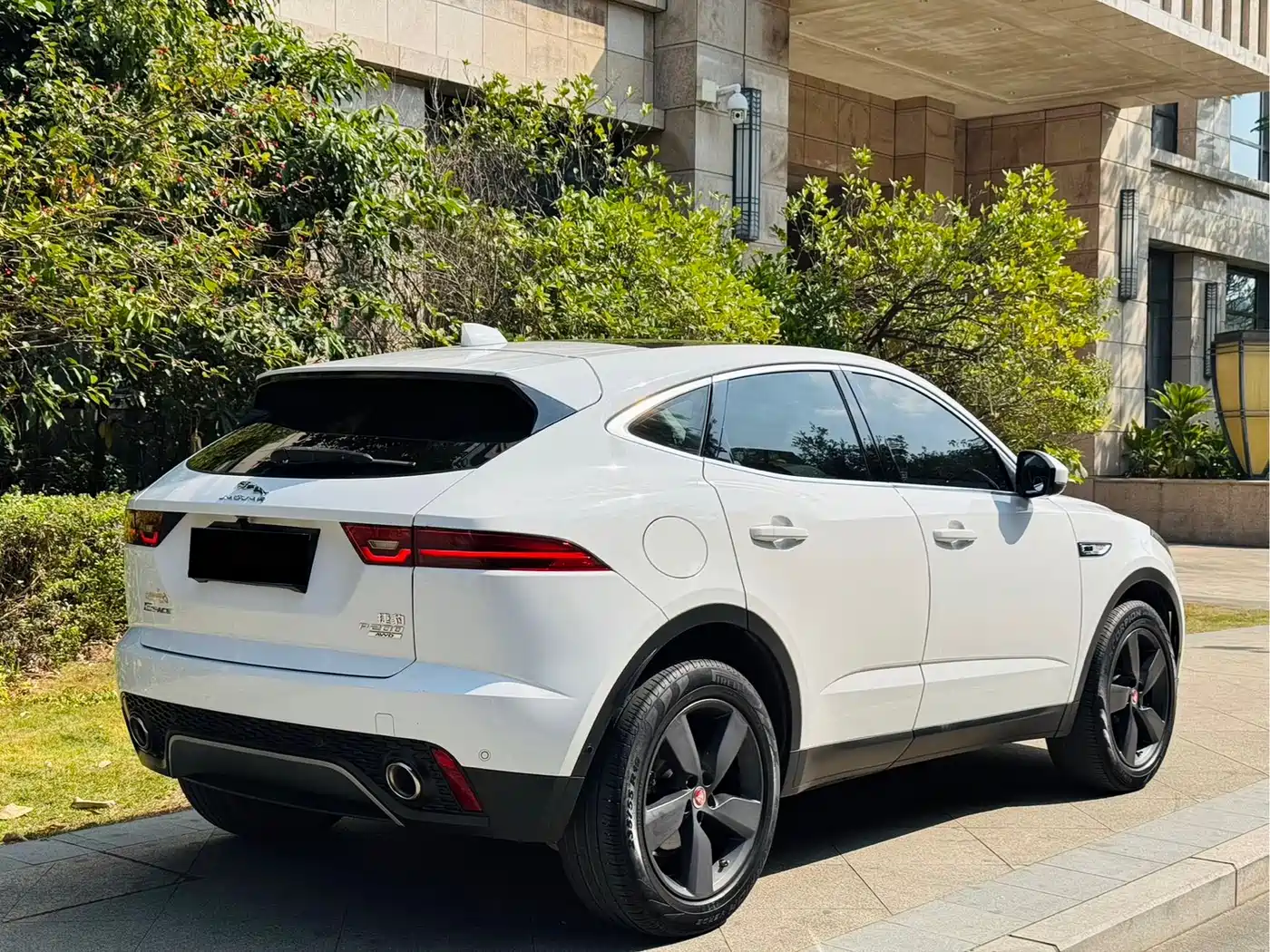 JAGUAR E PACE