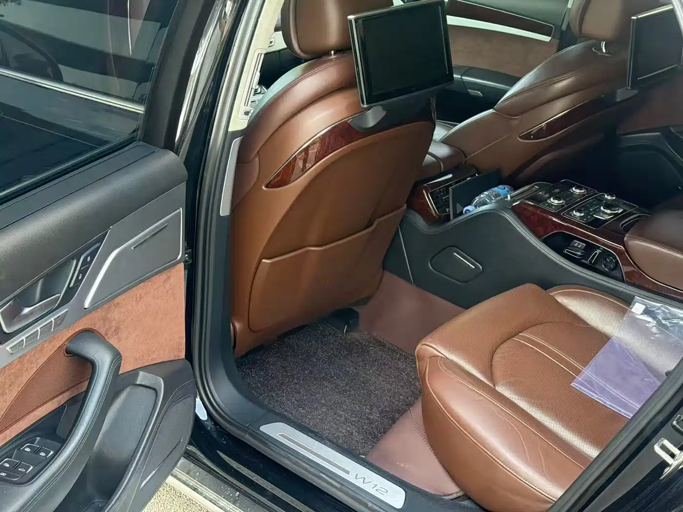 Audi A8 2012 A8L 6.3 FSI W12 quattro фото 5