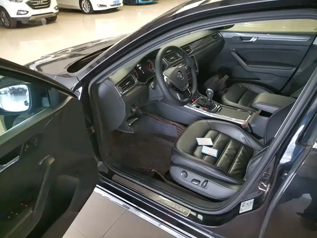 Volkswagen Passat 2017 330TSI DSG Prestige фото 11