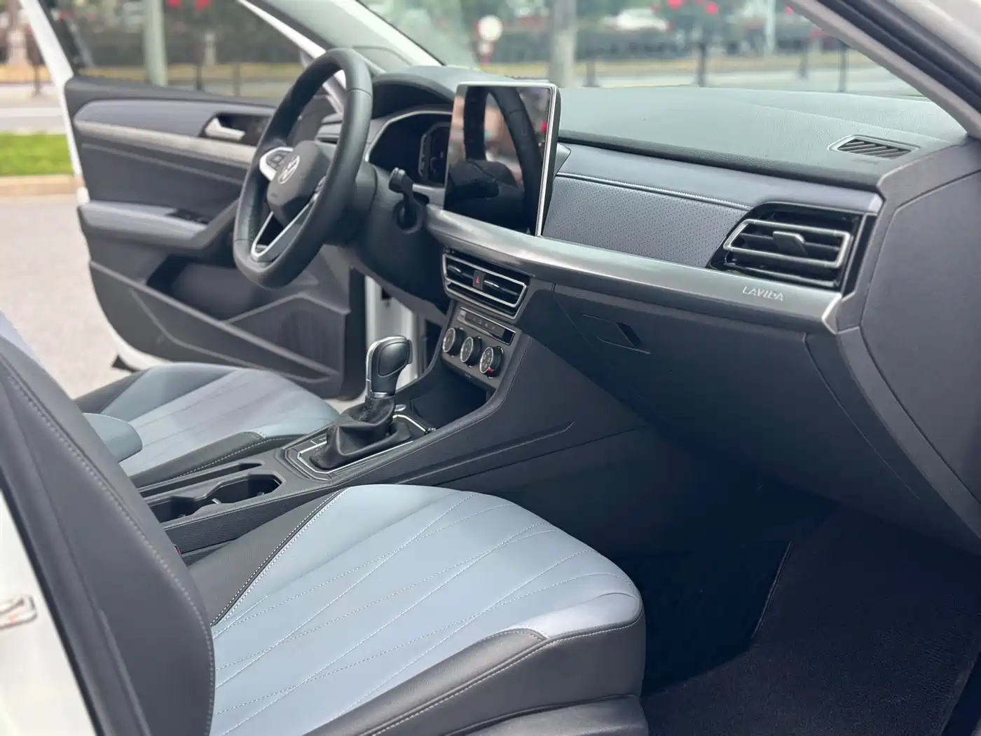 Volkswagen Lavida 2024 Model 1.5L Automatic Starlight 5 Million Edition фото 7