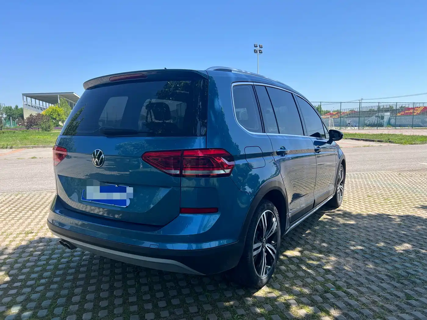 Volkswagen Touran 2021 Touran L 280TSI DSG Cross Luxury 6-Seater фото 5