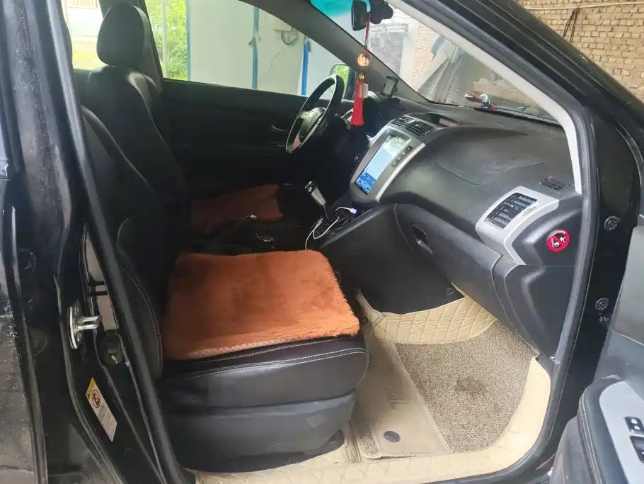 BYD S6 2014 2014 Model 2.0L Manual Premium 5-Seater
