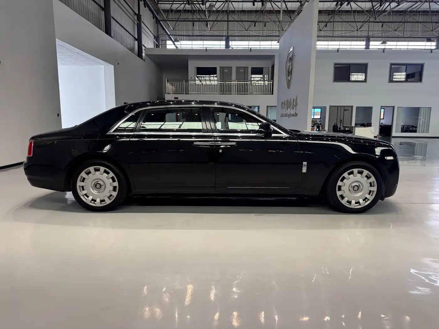 Фото 7 - Rolls-Royce Ghost