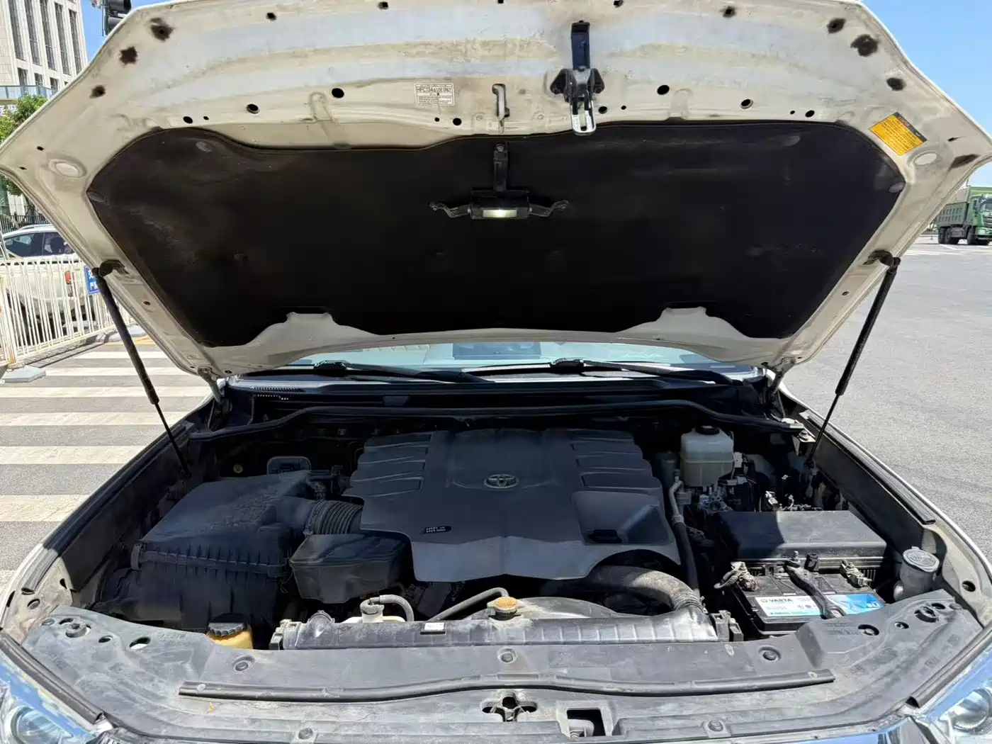 Toyota Land Cruiser (Import) 2015 4.6L V8 Middle East Limited Edition фото 12