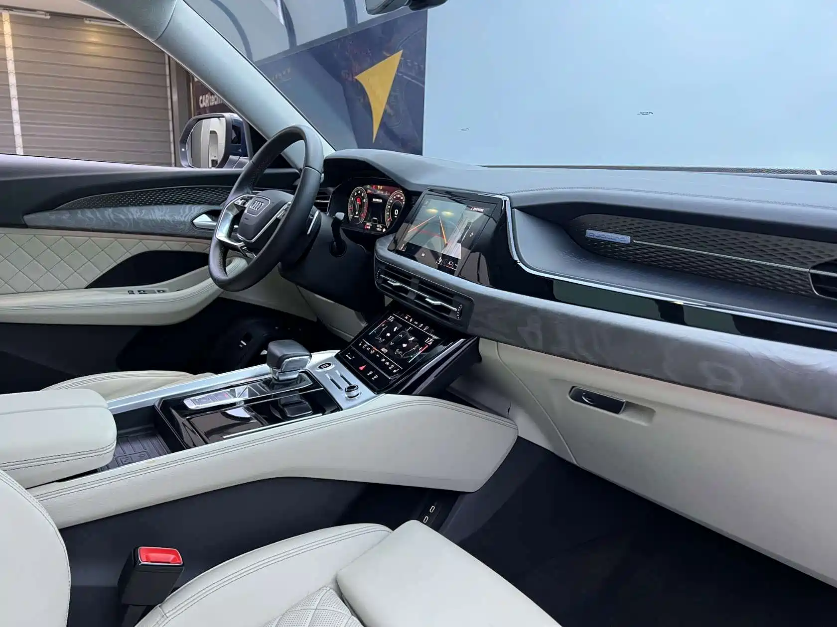 Photo 5 - Audi Q6