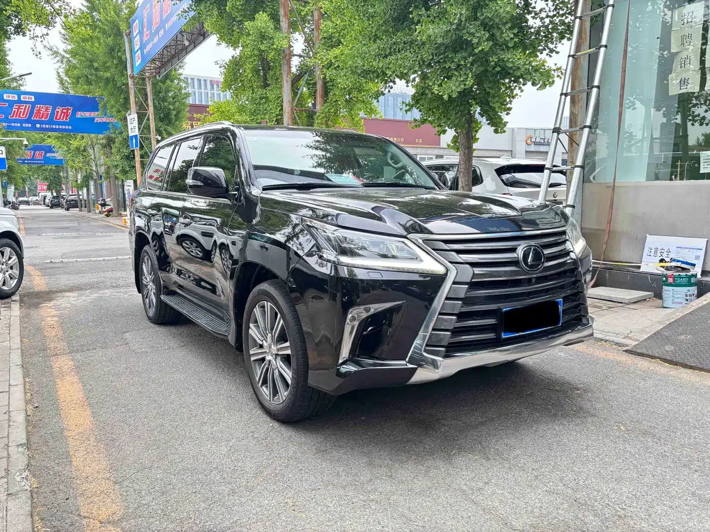 Lexus LX 2017 570 Prestige Luxury фото 3