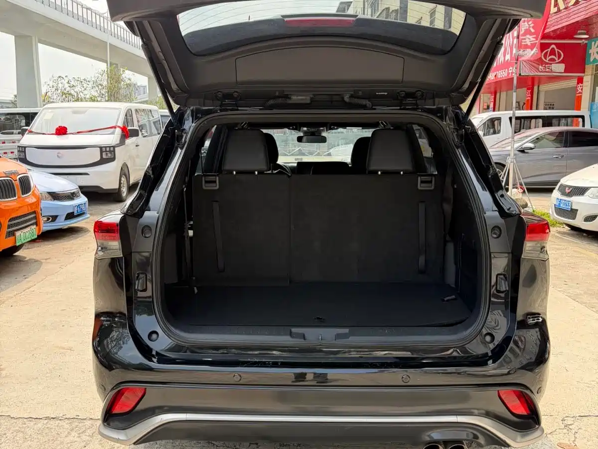 Toyota Crown Kluger 2022 2.5L HEV 4WD Luxury Edition фото 4