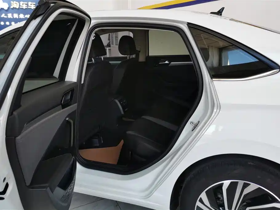 Volkswagen Sagitar 2022 280TSI DSG Surpassing Edition фото 11