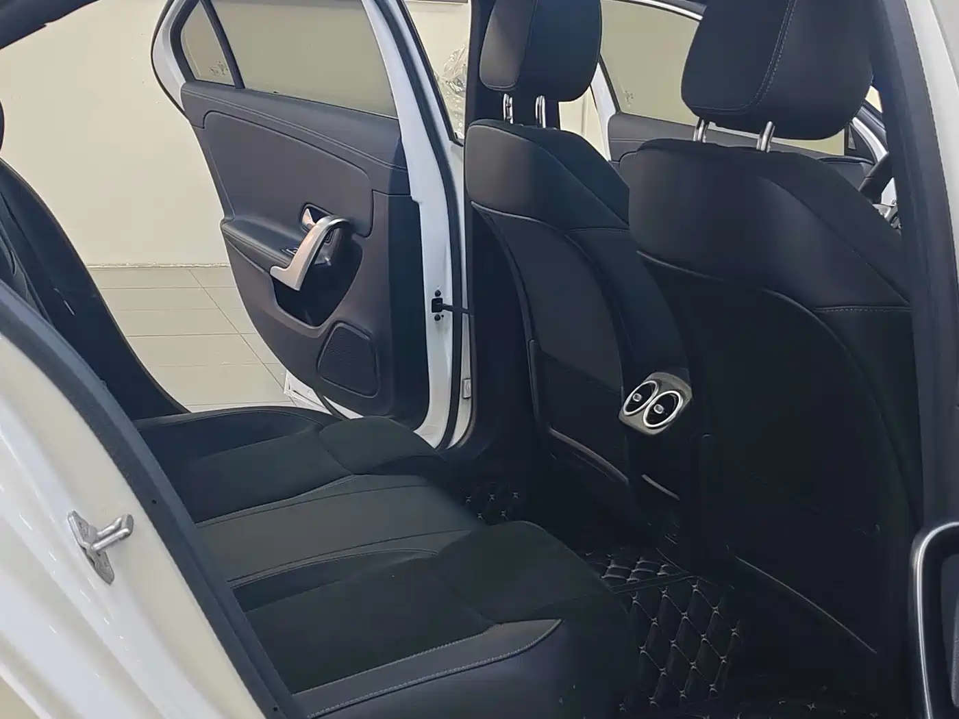 Mercedes-Benz A-Class, миниатюра 12