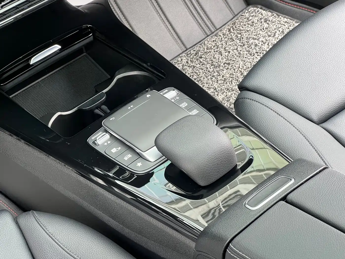 Mercedes-Benz A-Class 2022 A 200 L Sport Sedan Dynamic фото 18
