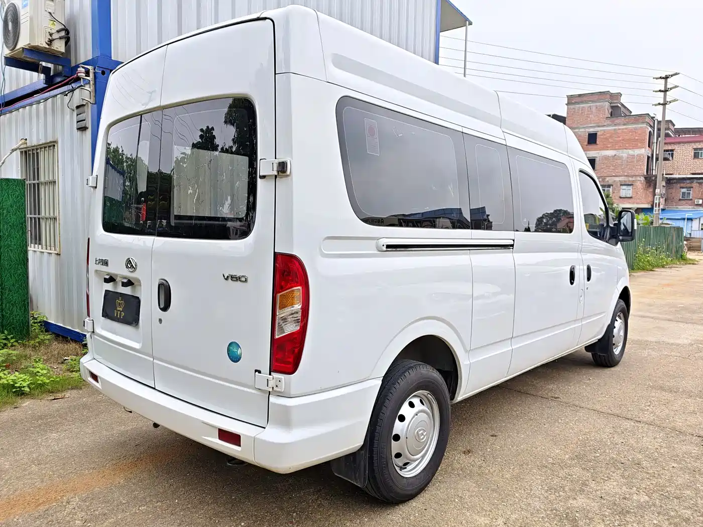 SAIC Maxus Xintu V80 2021 2.0T PLUS Manual Business Travel Edition Long Wheelbase Medium Roof 9 Seats фото 4