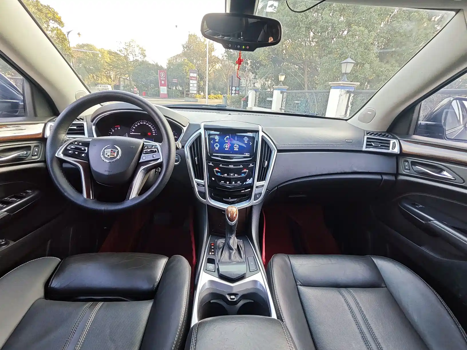 Фото 10 - Cadillac SRX