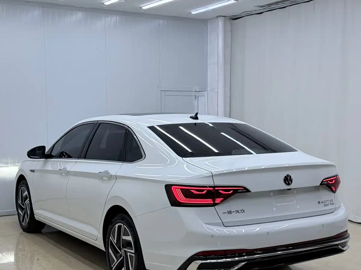 Volkswagen Sagitar 2023 280TSI DSG Surpass Plus Edition фото 4