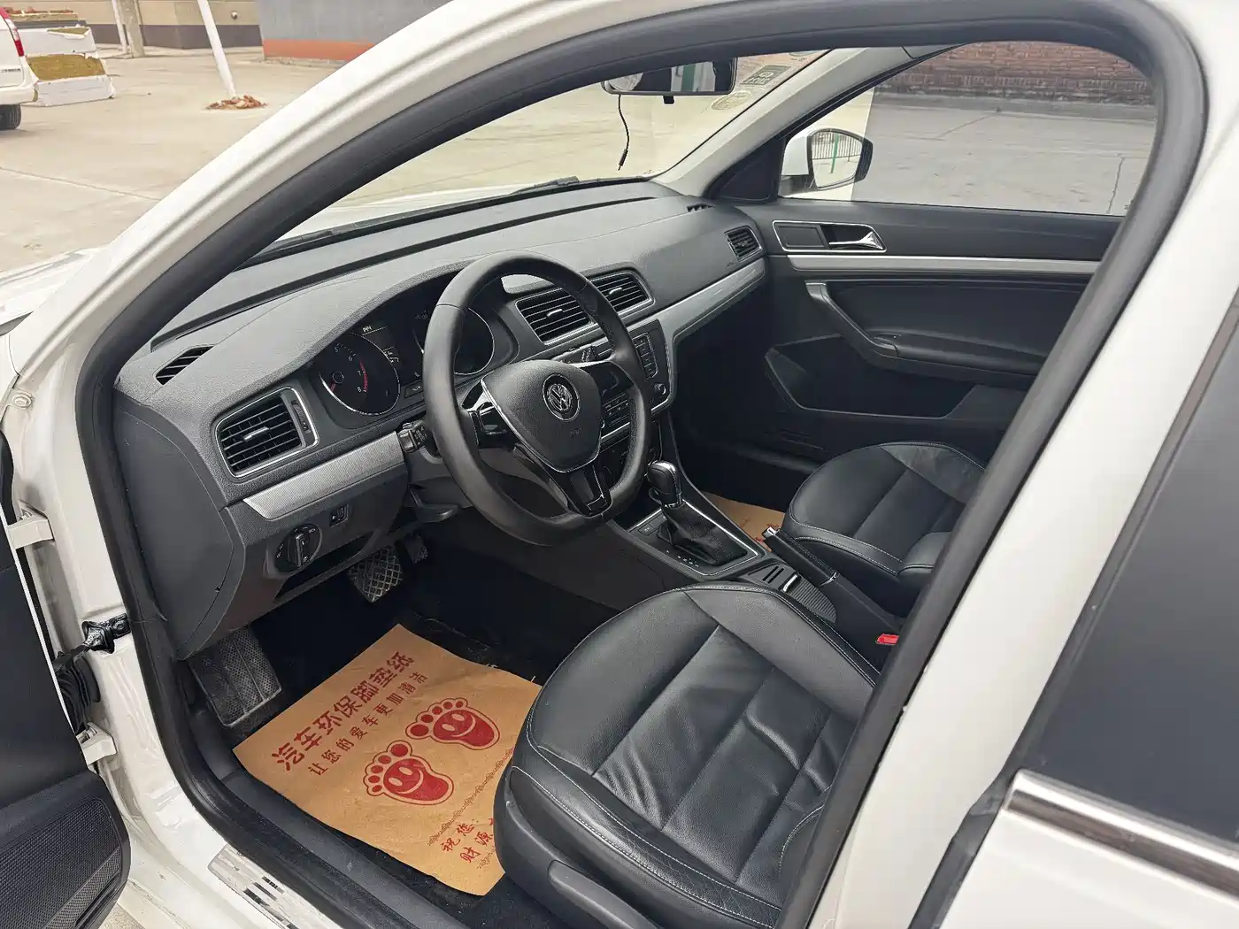 Volkswagen Lavida Tour 2015 230TSI DSG Comfort Edition фото 9