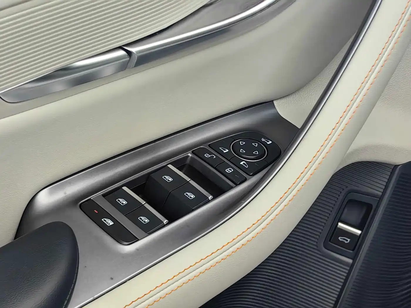 BYD Song PLUS PHEV 2024 Glory Edition DM-i 150km Flagship PLUS фото 13