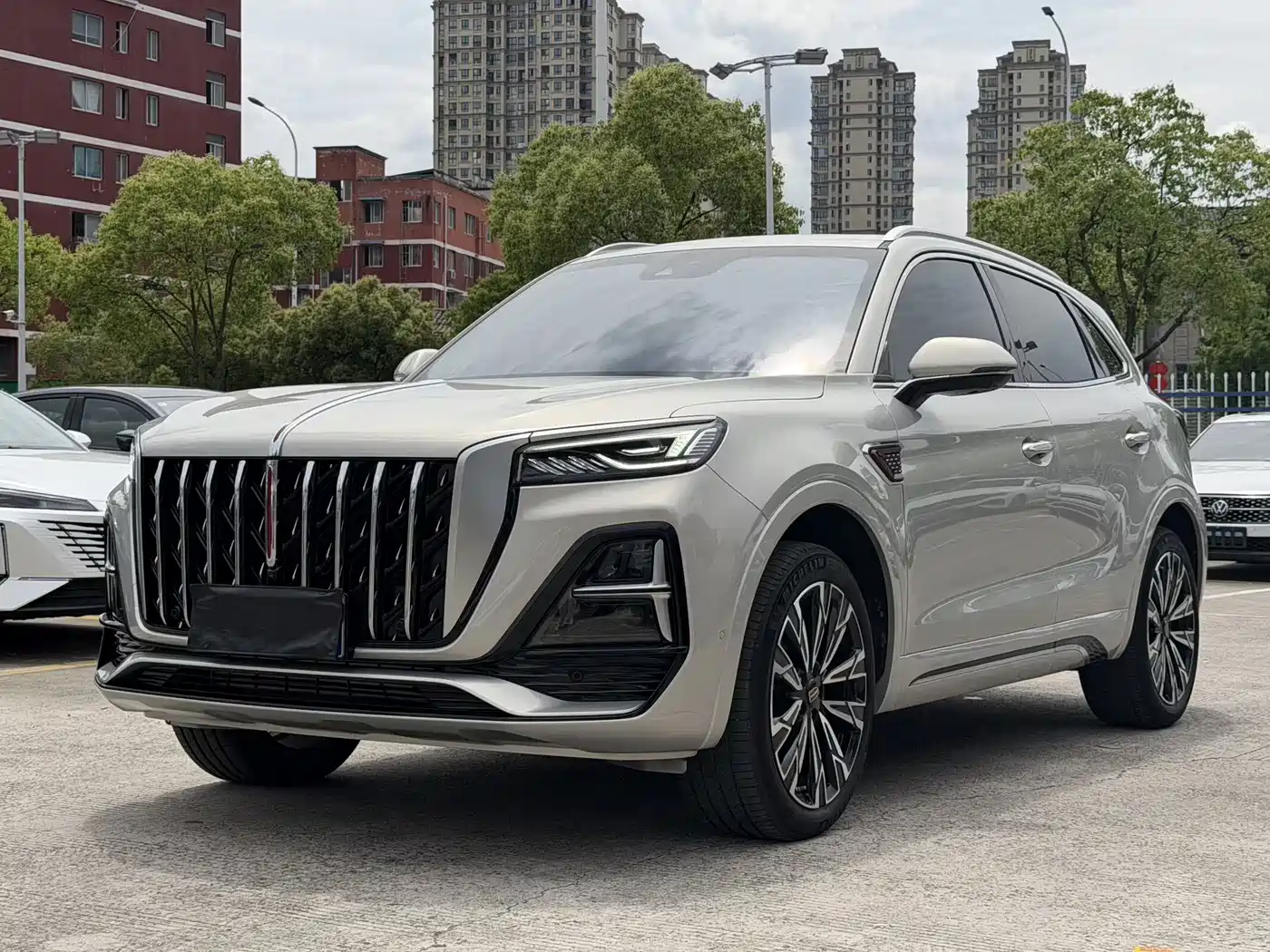 Hongqi HS5 2023 2.0T 4WD Flag Leader Pro
