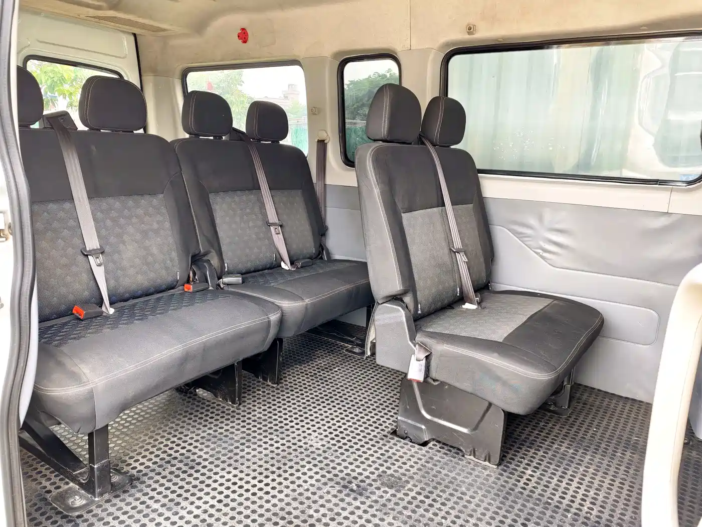 SAIC Maxus Xintu V80 2021 2.0T PLUS Manual Business Travel Edition Long Wheelbase Medium Roof 9 Seats фото 16