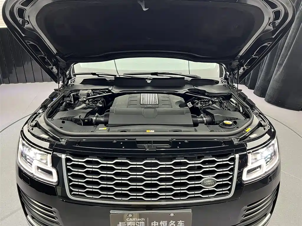 Land Rover Range Rover 2020 3.0 L6 Heritage Extended Edition фото 10