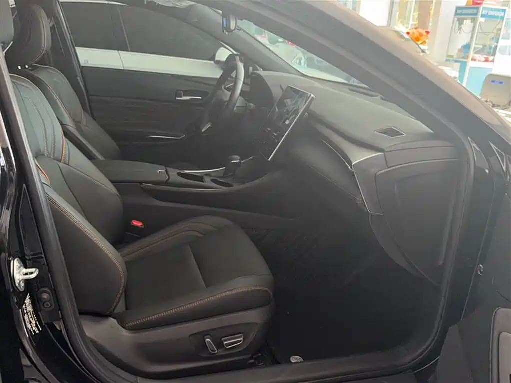 Toyota Avalon 2024 Model 2.0L Premium Selection Edition фото 3
