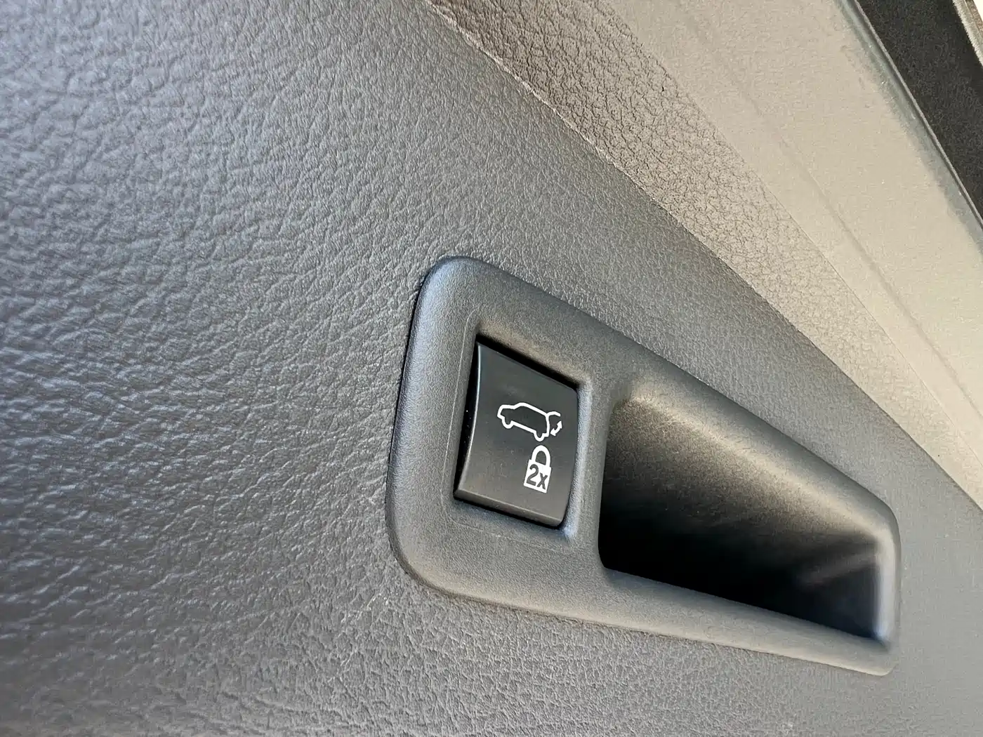 Toyota Sienna 2021 2.5L Hybrid Premium Edition фото 11