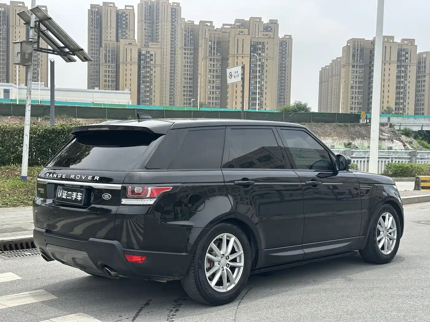 Land Rover Range Rover Sport 2017 3.0 SC V6 SE фото 5