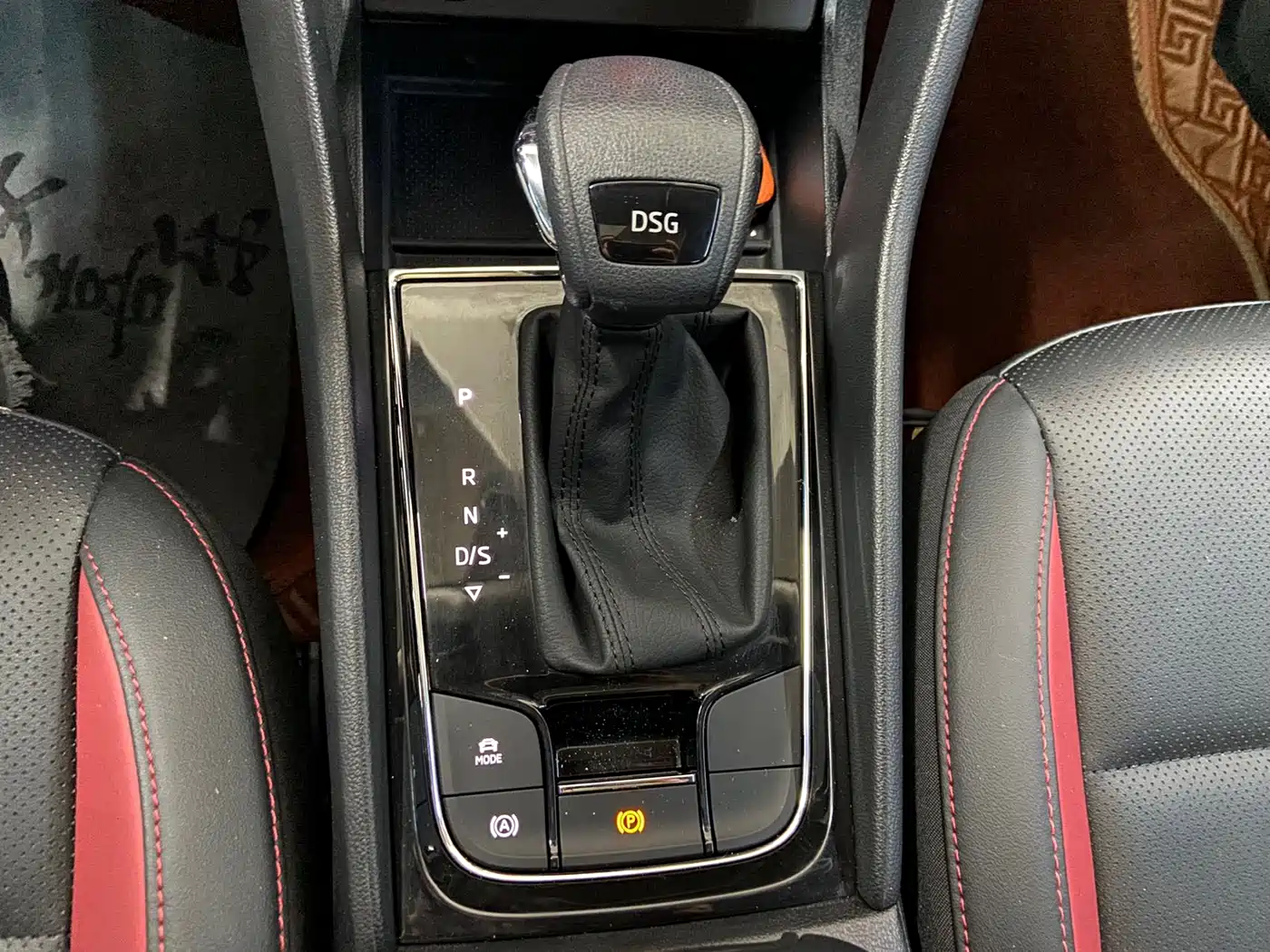 Škoda Karoq 2022 TSI280 Luxury Edition фото 26