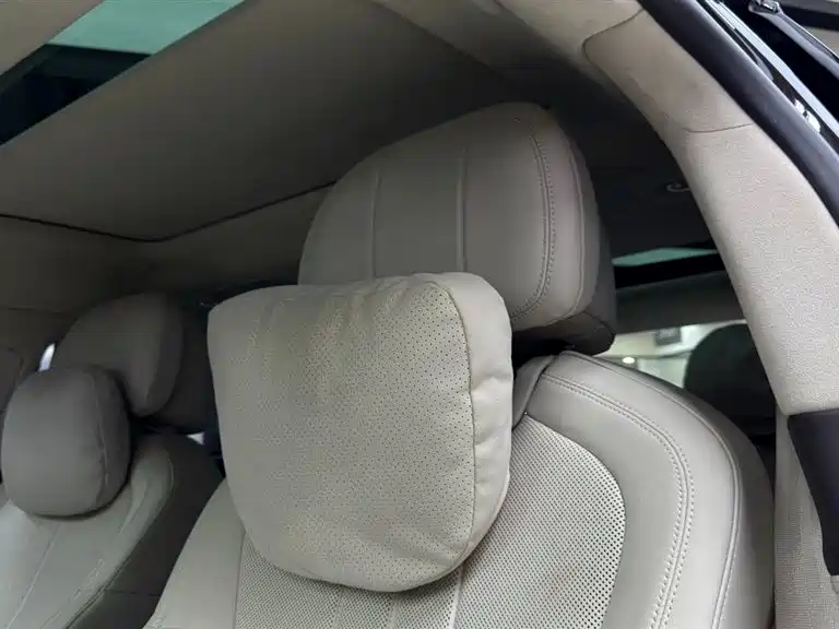 Bentley Flying Spur 2021 4.0T V8 Standard Version фото 13