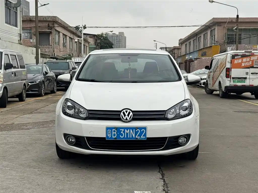 Volkswagen Golf 2012 1.4TSI Automatic Luxury фото 2