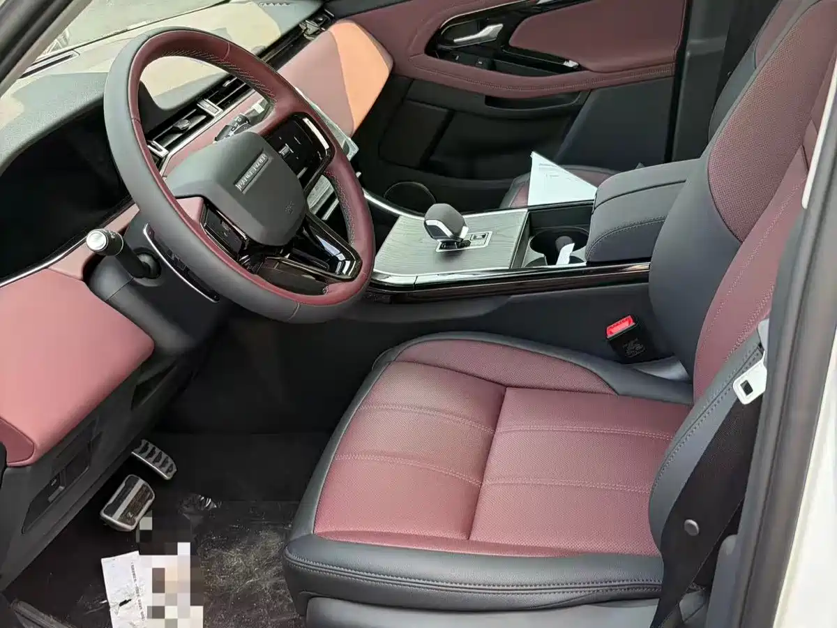 Land Rover Range Rover Evoque 2026 Range Rover Evoque L SE фото 3