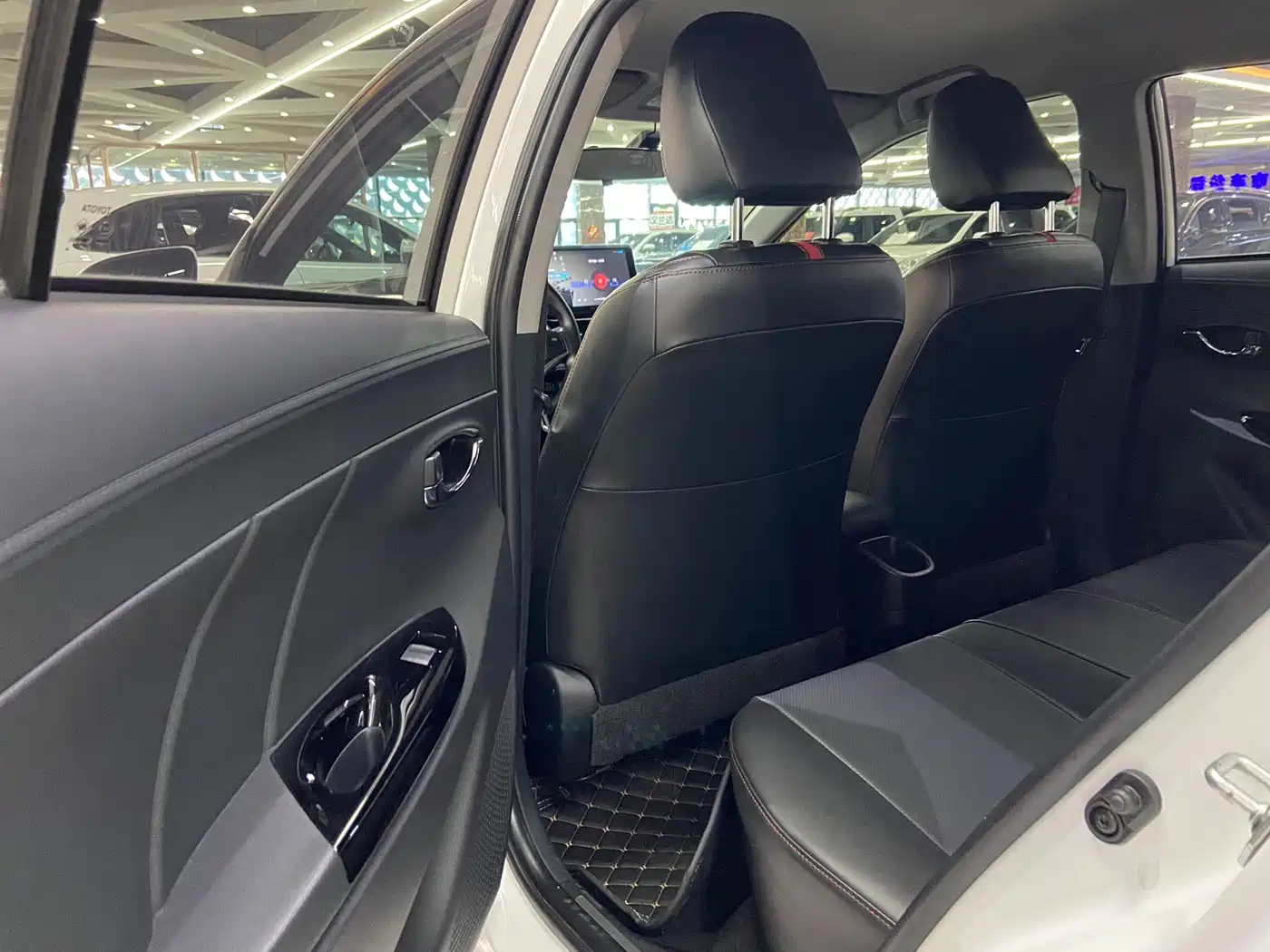 Toyota YARiS L Zhi Xuan 2022 Zhi Xuan X 1.5L CVT Luxury PLUS Edition фото 8